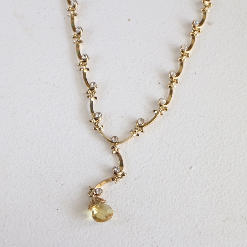 Avon Briolette Vine Necklace